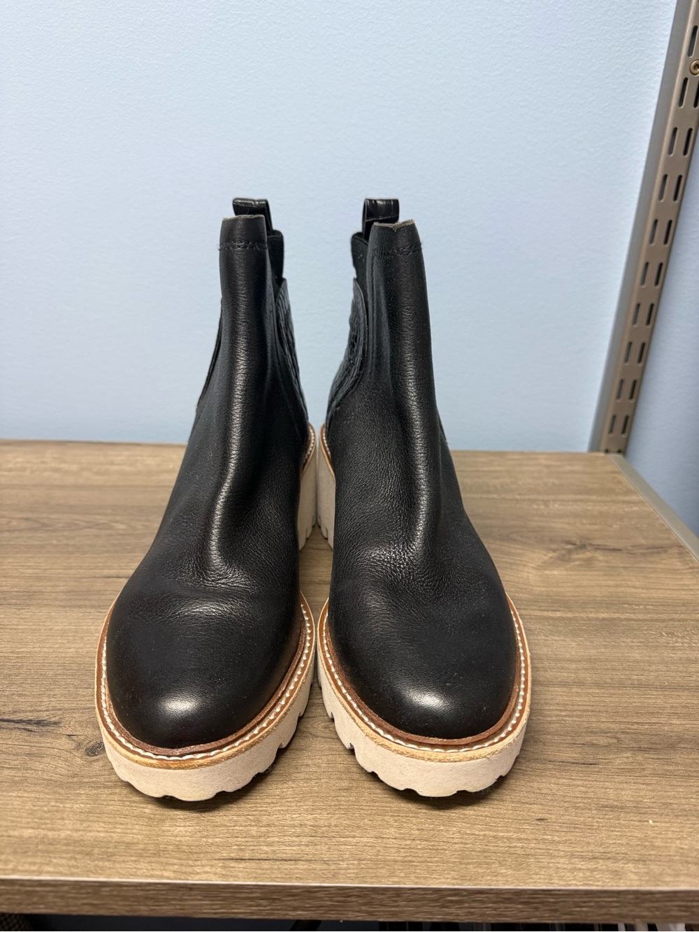 Dolce Vita Black Leather Wedge Chelsea Booties with Croc Heel Accent Women’s 9.5 - Picture 2 of 7